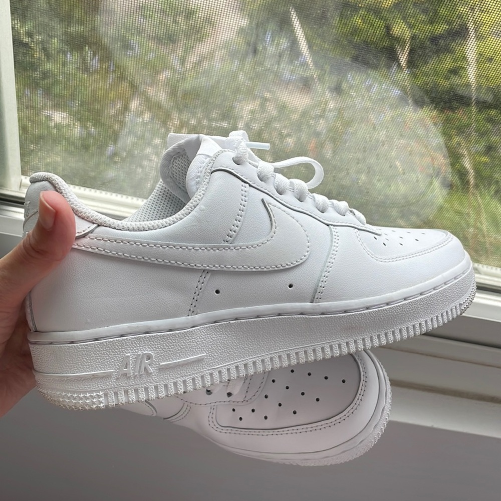 AF1 Nike, used a few times very good condition, it fits a size 7